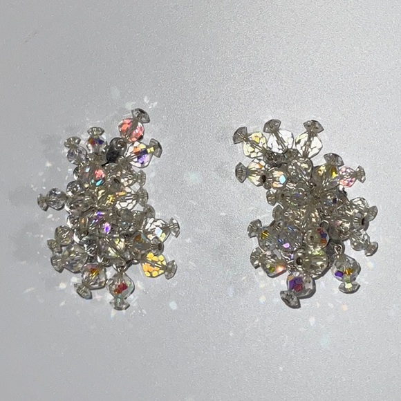 Bold Sparkling Clip Earrings Vintage - Picture 4 of 15